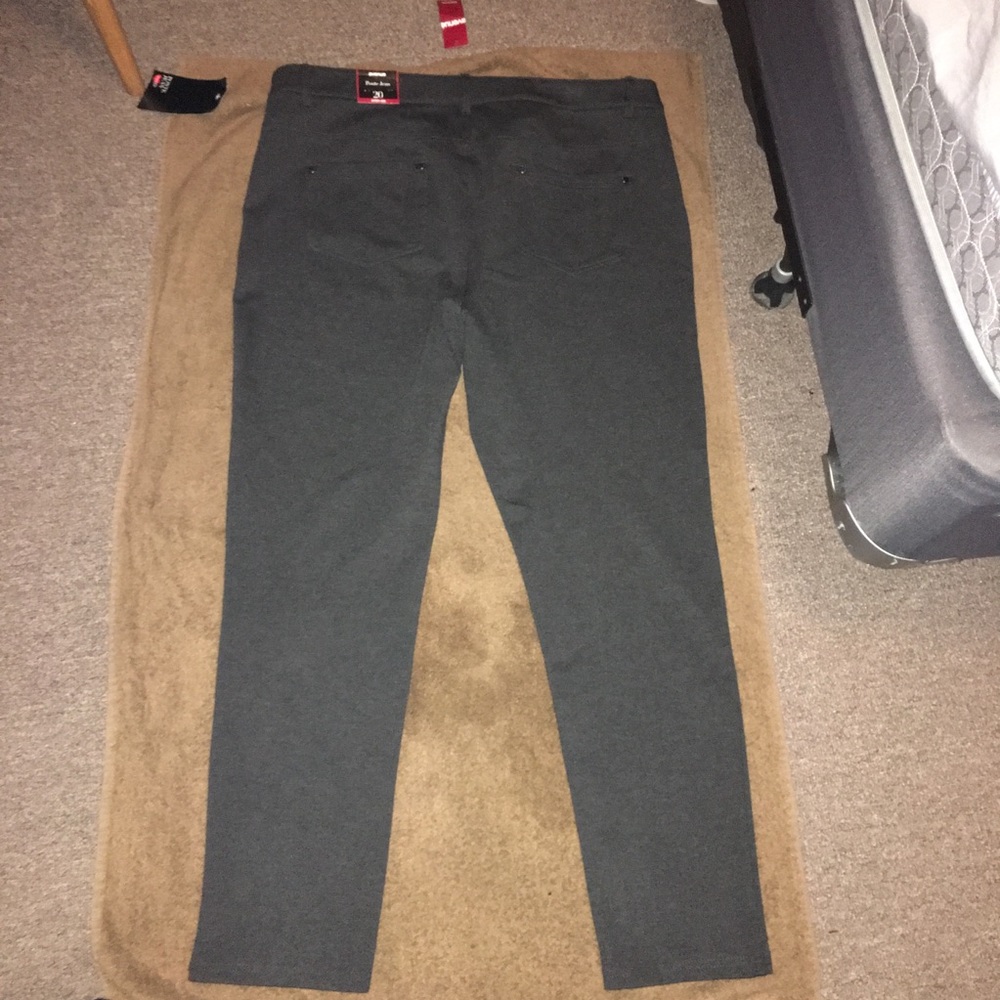 Avenue stretchy skinny  grey pants